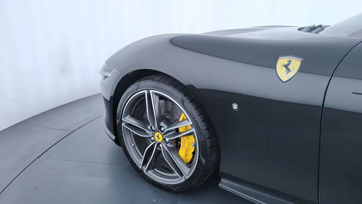 Ferrari Roma Spider usata a Perugia (10)