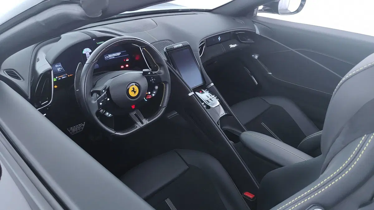 Ferrari Roma Spider usata a Perugia (12)