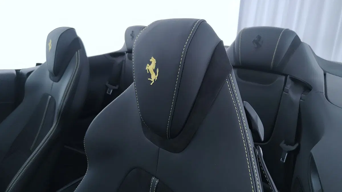 Ferrari Roma Spider usata a Perugia (14)