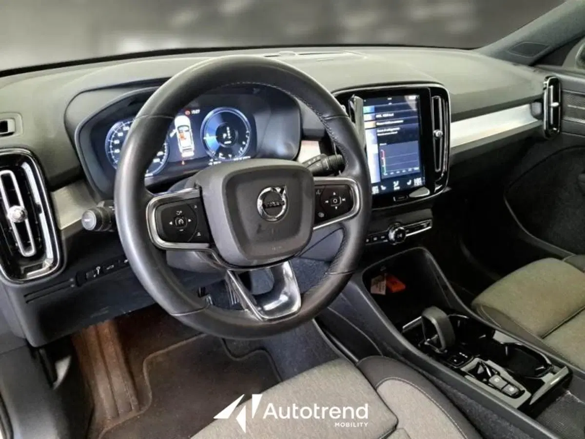 Volvo XC40 usata a Bari (7)