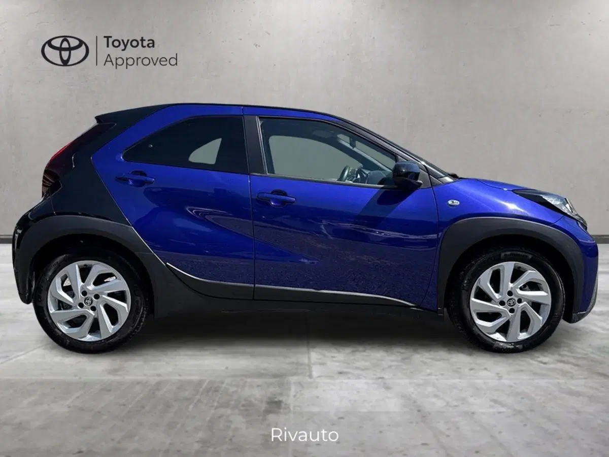 Toyota Aygo X usata a Como (4)