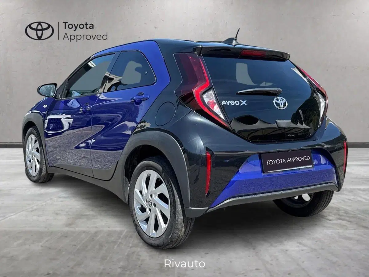 Toyota Aygo X usata a Como (5)