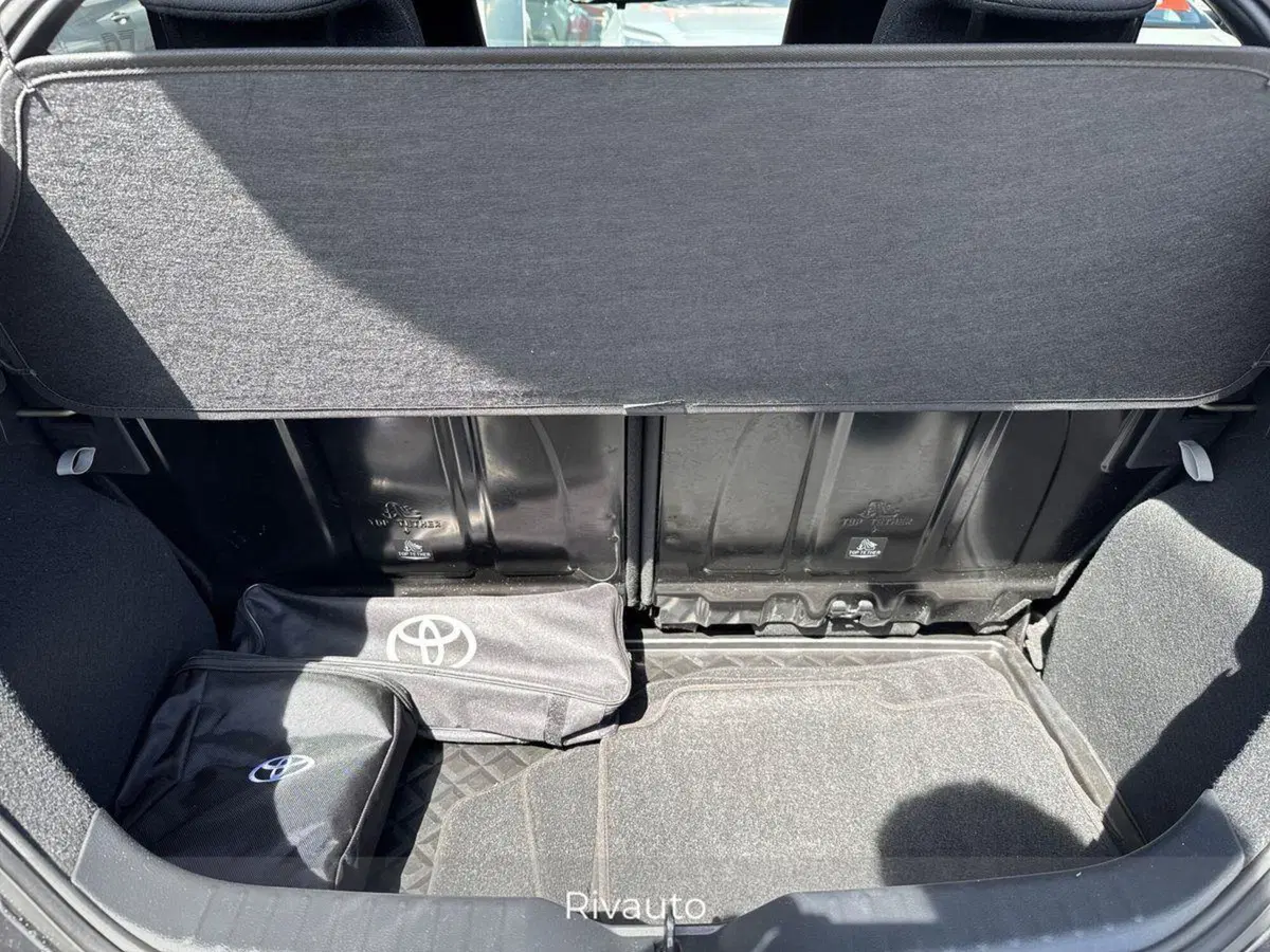 Toyota Aygo X usata a Como (6)