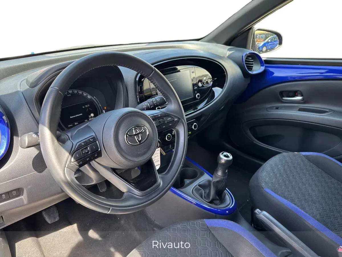 Toyota Aygo X usata a Como (7)