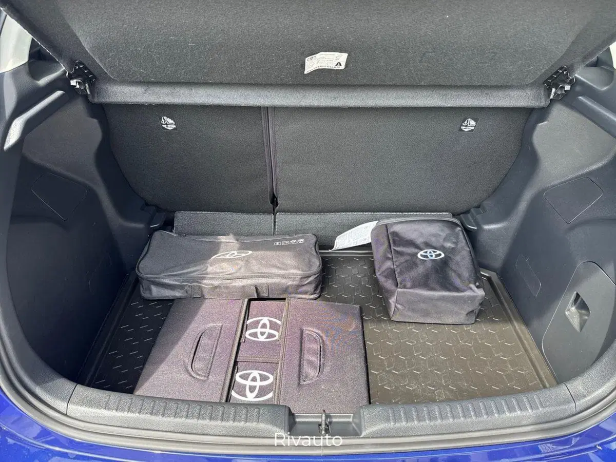 Toyota Yaris usata a Como (6)