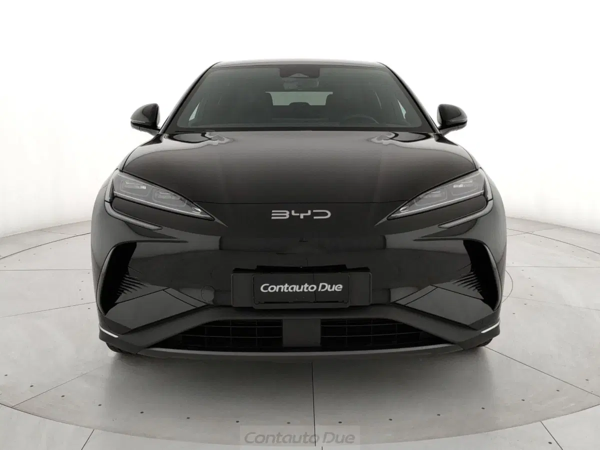 Byd Sealion 7 nuova a Caserta (2)