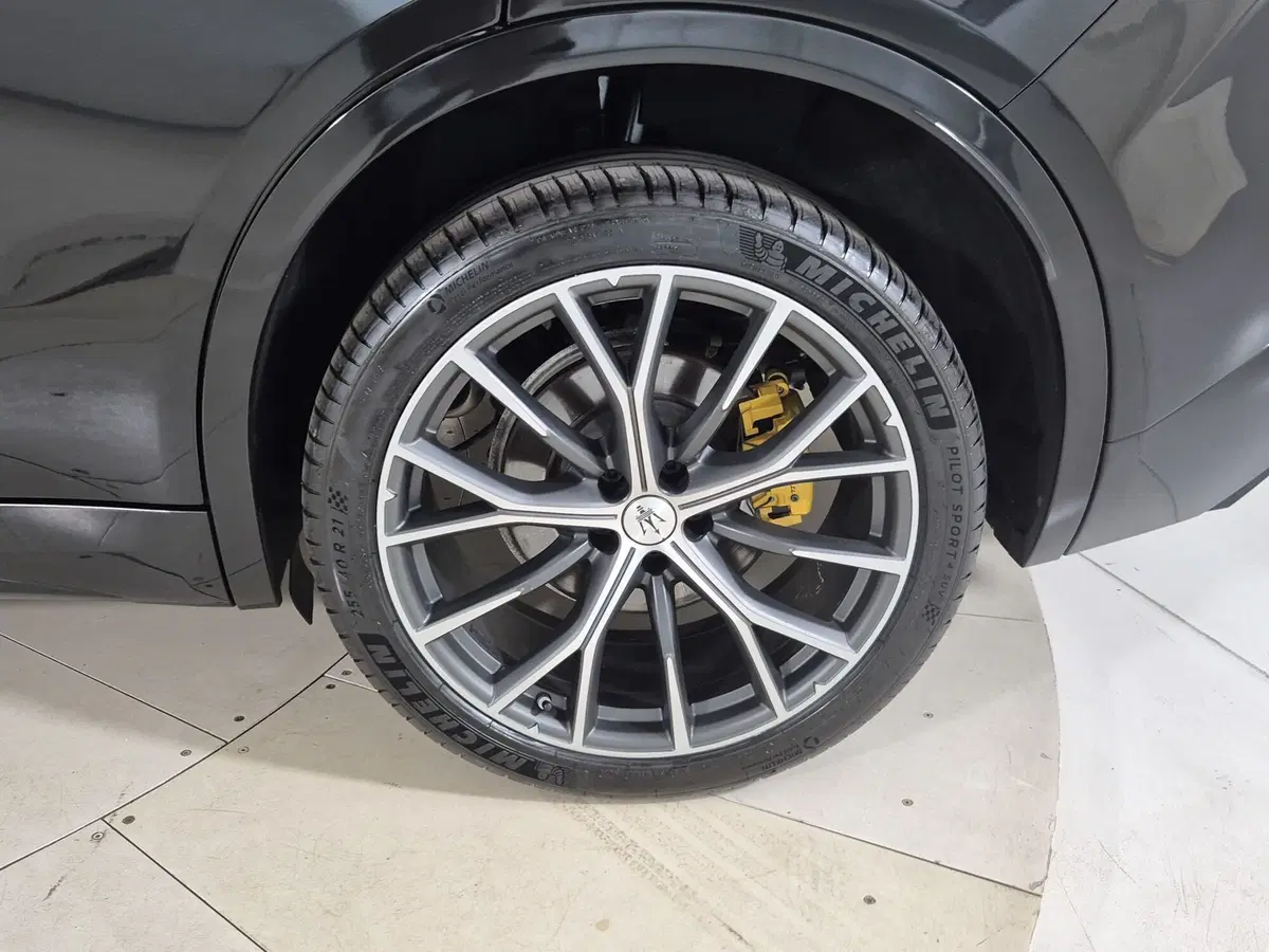 Maserati Grecale usata a Torino (14)