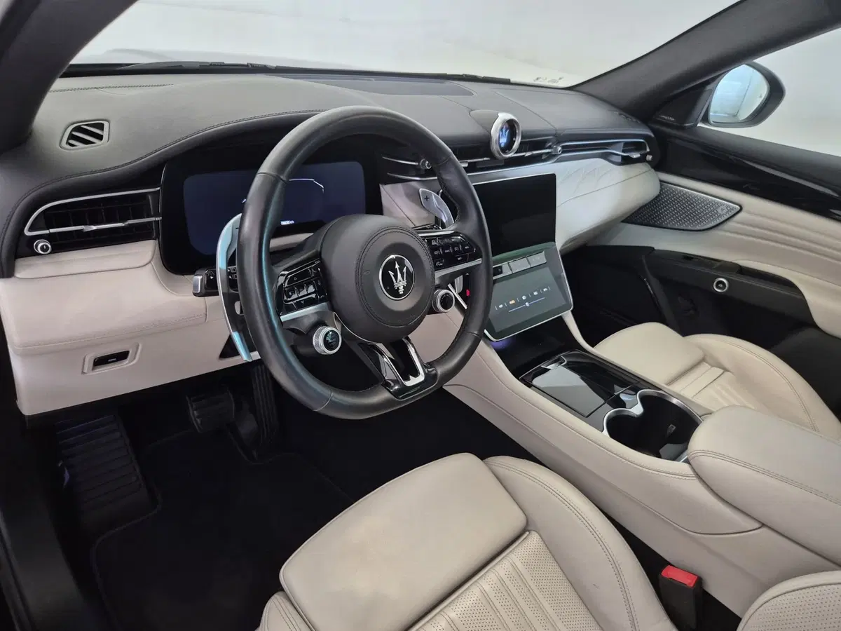 Maserati Grecale usata a Torino (6)