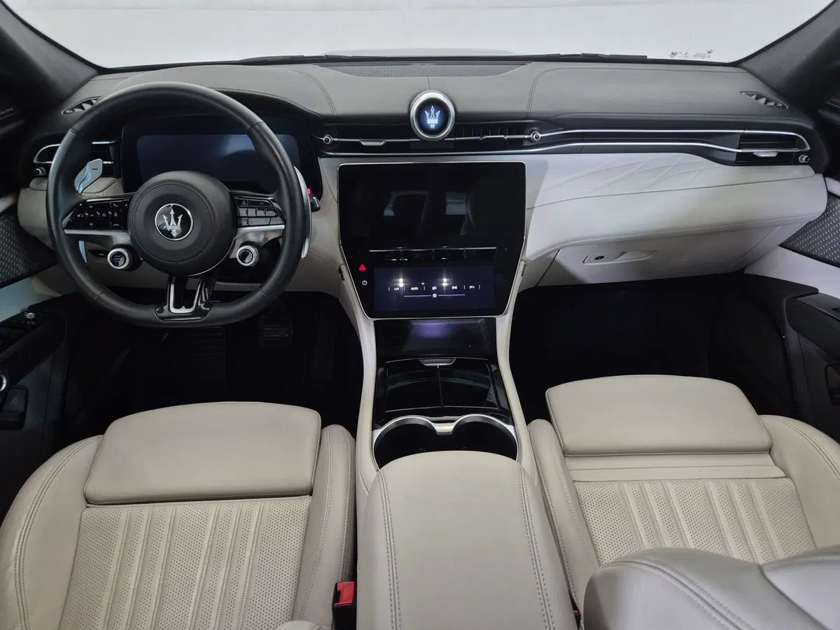 Maserati Grecale usata a Torino (8)