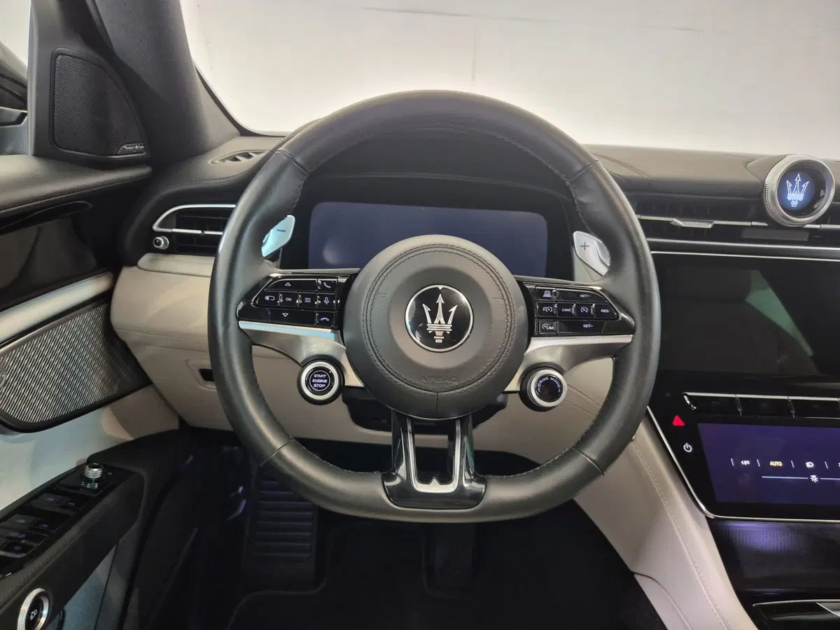Maserati Grecale usata a Torino (9)