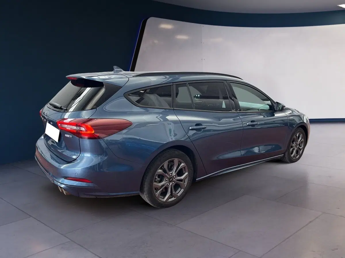 Ford Focus Station Wagon usata a Torino (6)