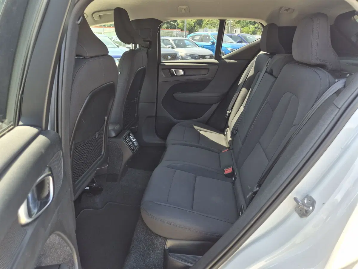 Volvo XC40 usata  (7)