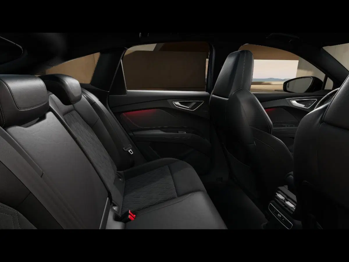 Audi Q4 Sportback nuova a Firenze (11)