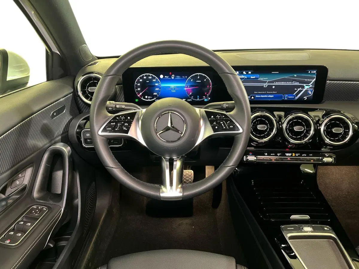 Mercedes-Benz Classe A usata a Milano (11)