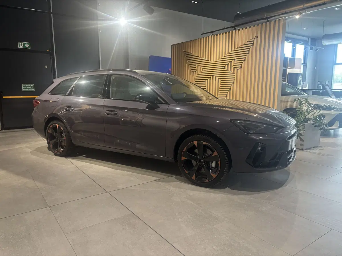 Cupra Leon Station Wagon nuova a Ferrara (3)
