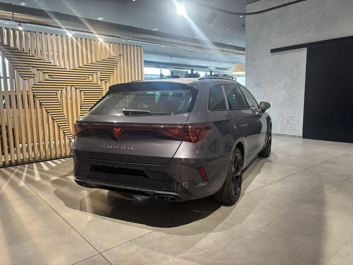 Cupra Leon Station Wagon nuova a Ferrara (5)