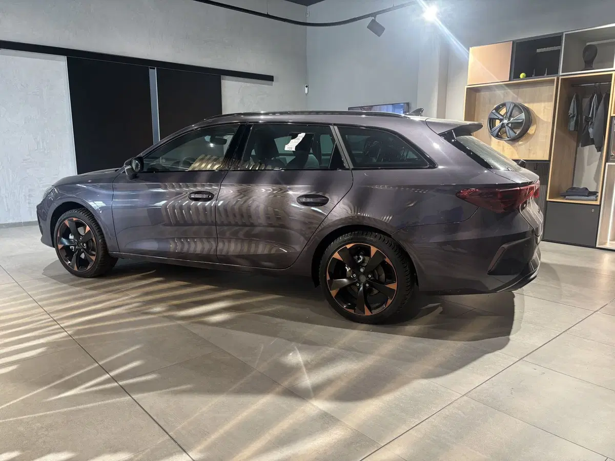 Cupra Leon Station Wagon nuova a Ferrara (7)