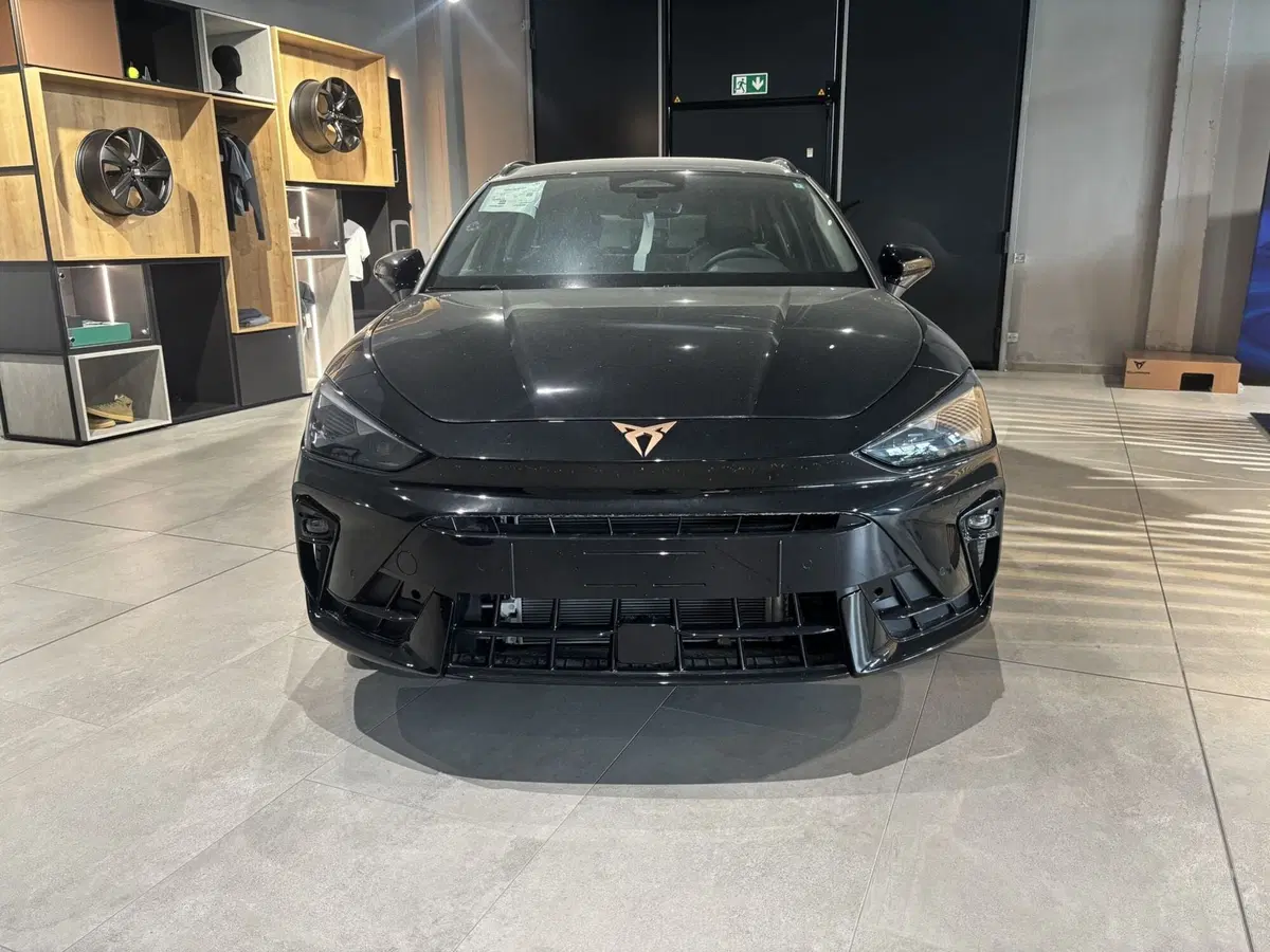 Cupra Leon Station Wagon nuova a Ferrara (2)