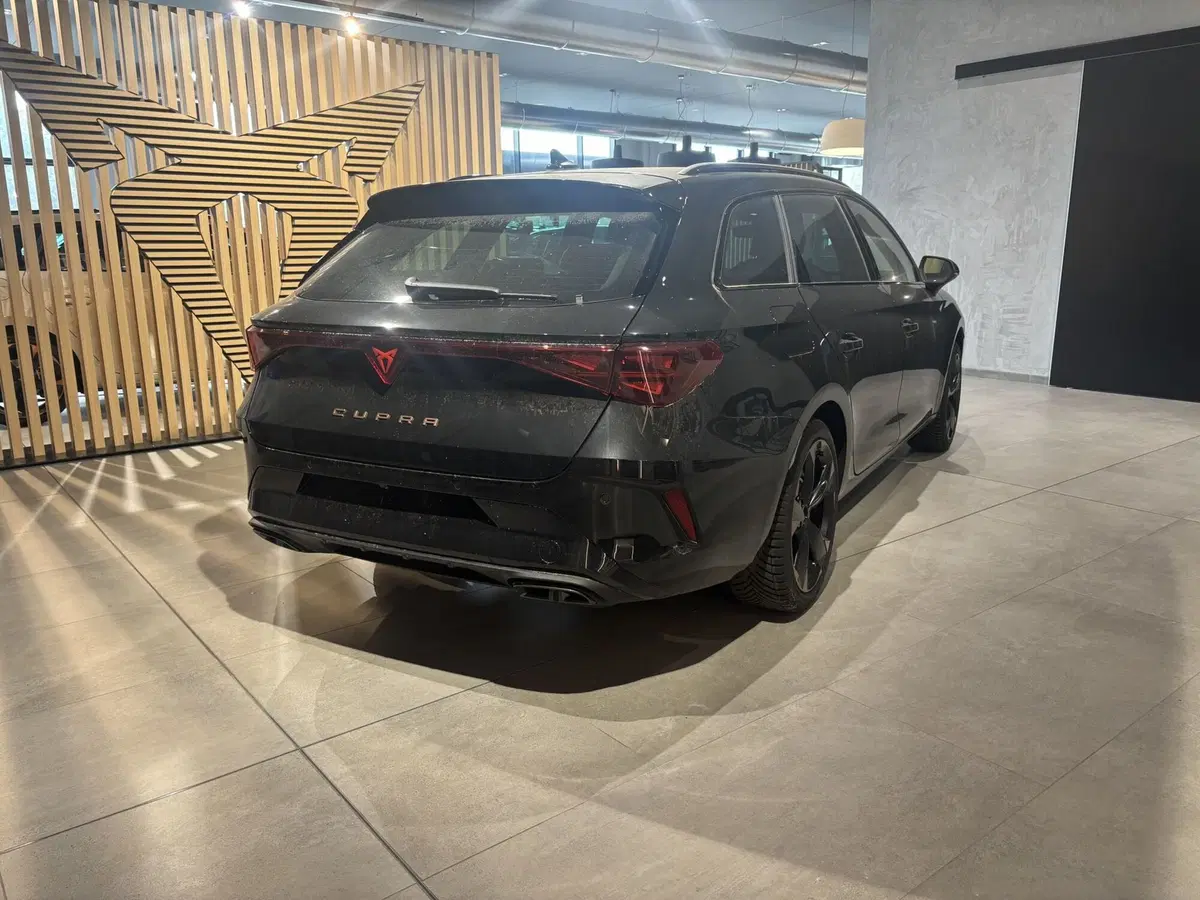 Cupra Leon Station Wagon nuova a Ferrara (5)