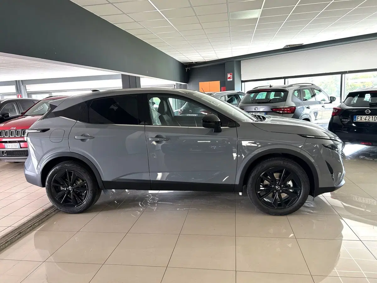 Nissan Qashqai nuova a Ferrara (4)