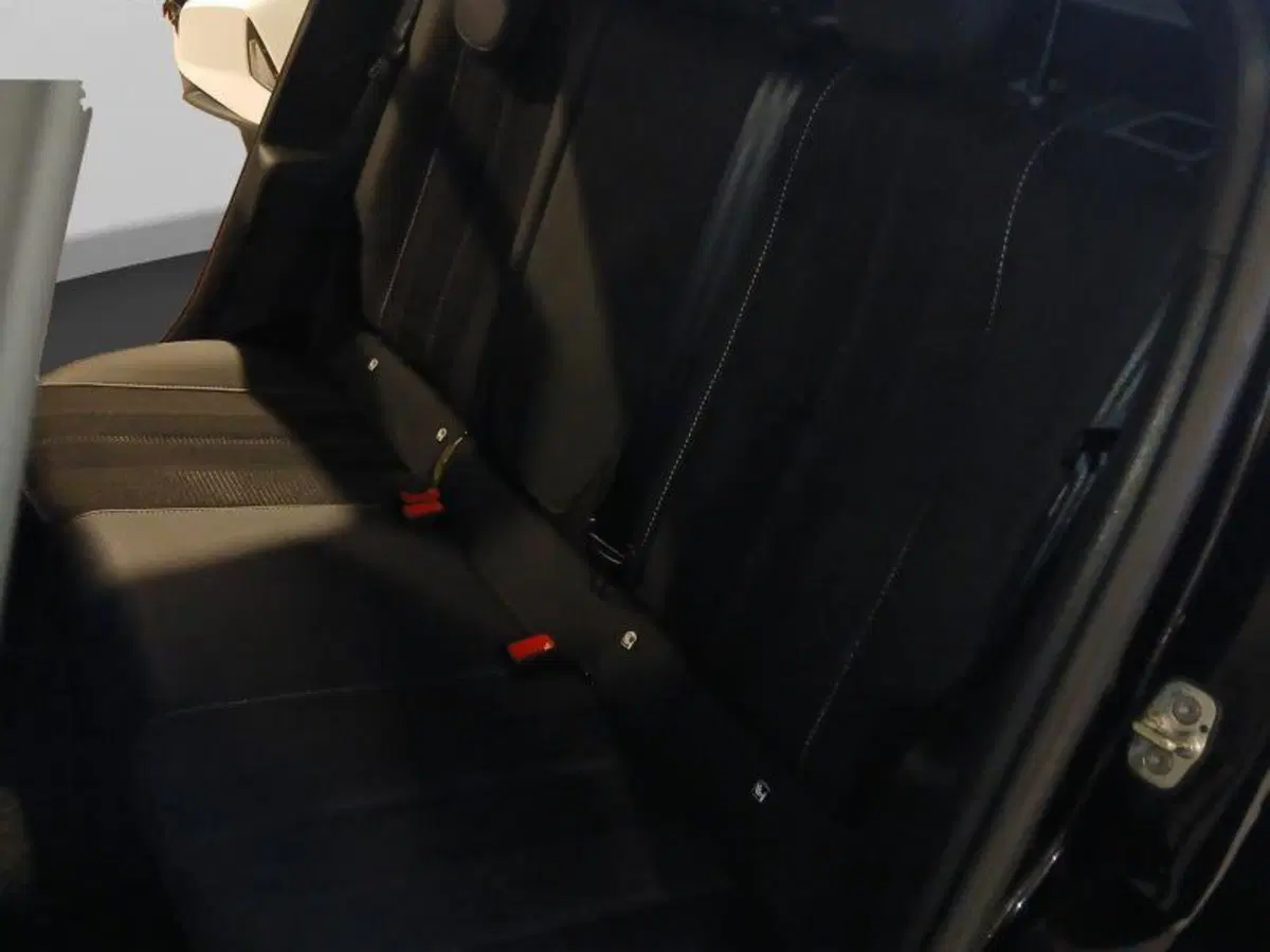 Opel Mokka usata a Genova (10)