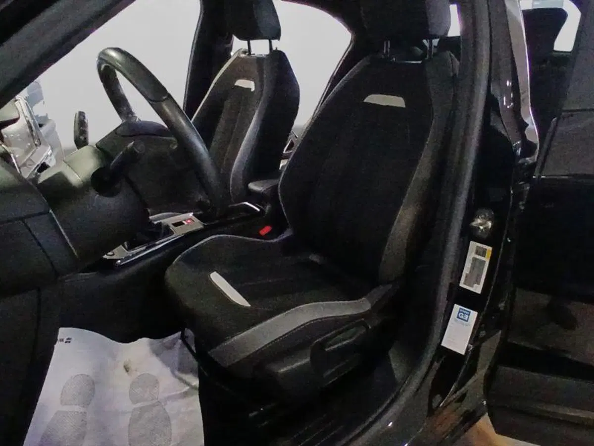 Opel Mokka usata a Genova (9)