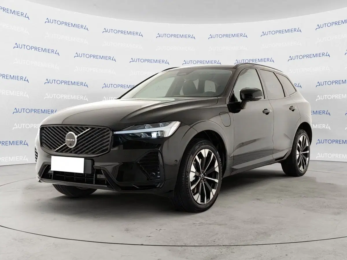 Volvo XC60 nuova a Como