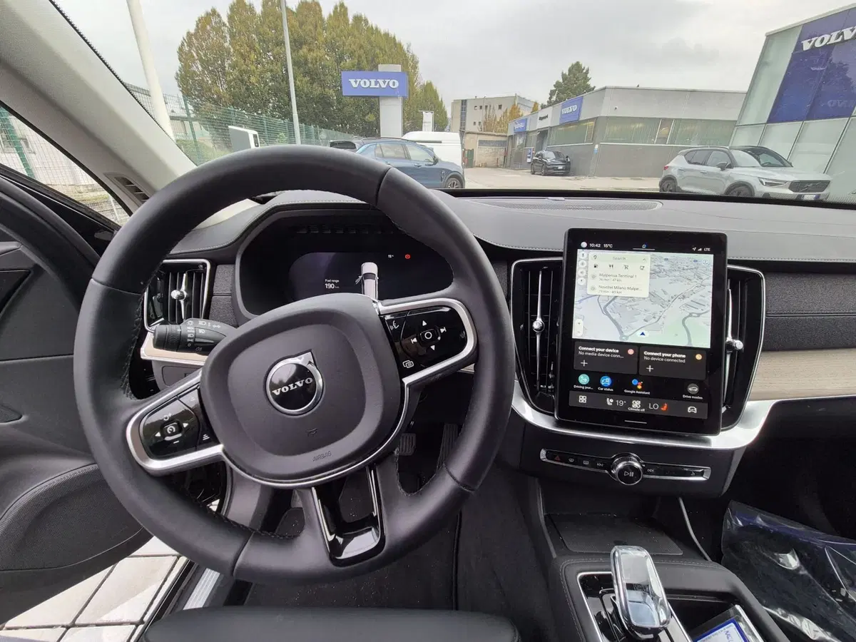 Volvo XC90 usata a Como (7)