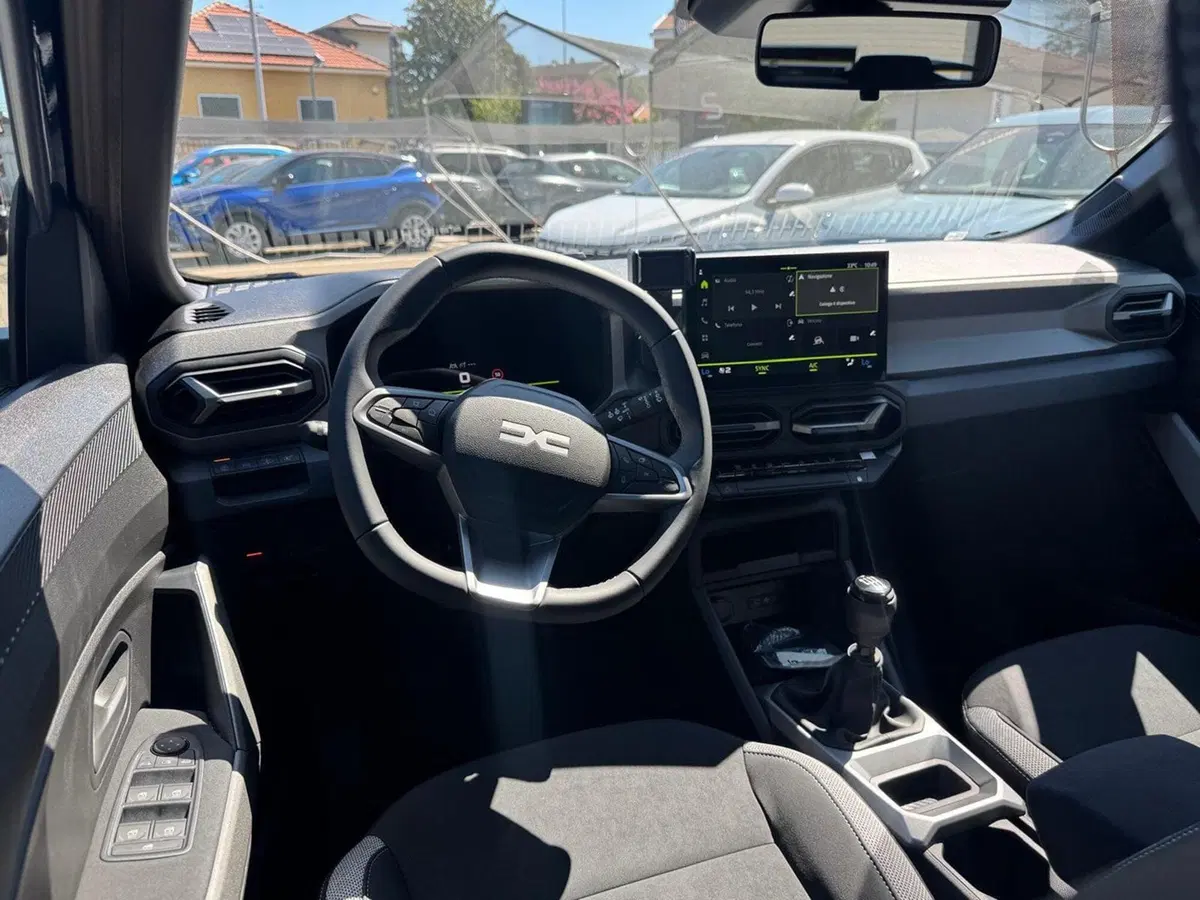Dacia Bigster nuova a Pavia (14)