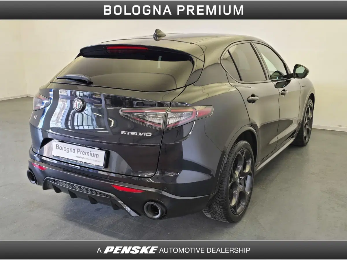 Alfa Romeo Stelvio usata a Bologna (2)