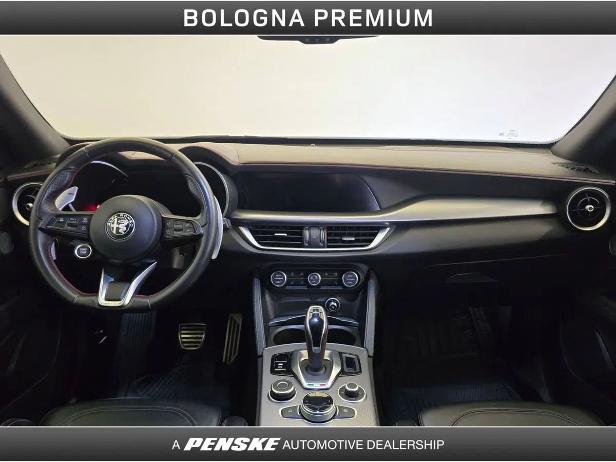 Alfa Romeo Stelvio usata a Bologna (4)