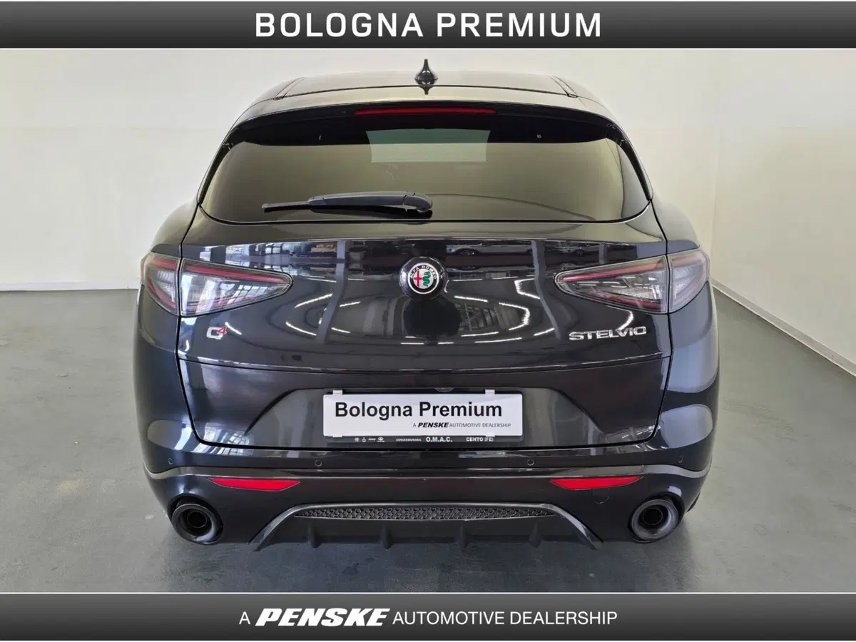 Alfa Romeo Stelvio usata a Bologna (7)