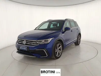 Volkswagen Tiguan 1.5 TSI 150 CV DSG ACT R-Line del 2023 usata a Massa
