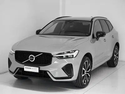Volvo XC60 B4 automatico Plus Dark del 2023 usata a Prato