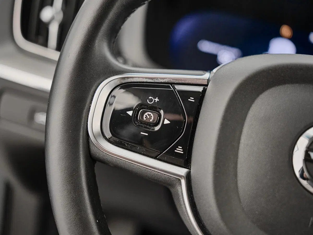 Volvo XC60 usata a Prato (8)