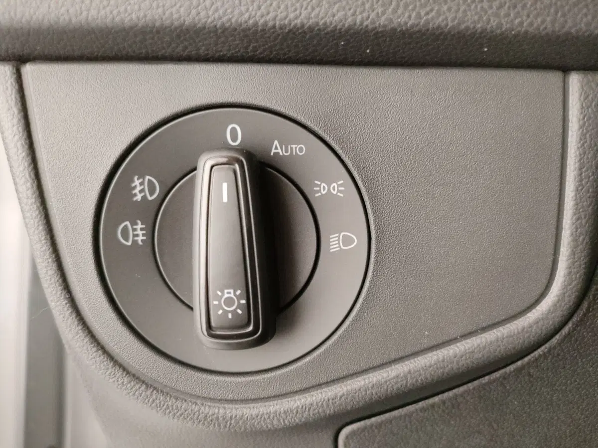 Volkswagen Taigo nuova a Napoli (10)