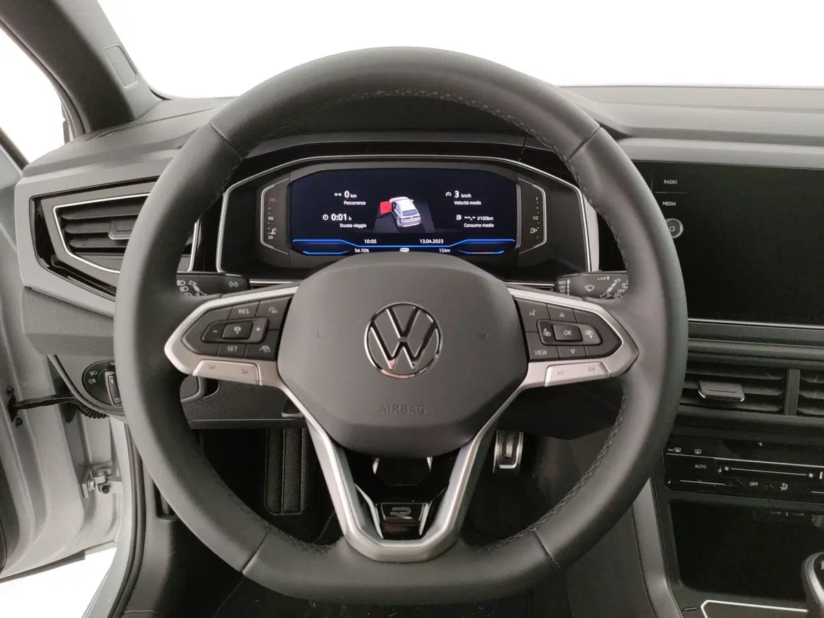 Volkswagen Taigo nuova a Napoli (11)