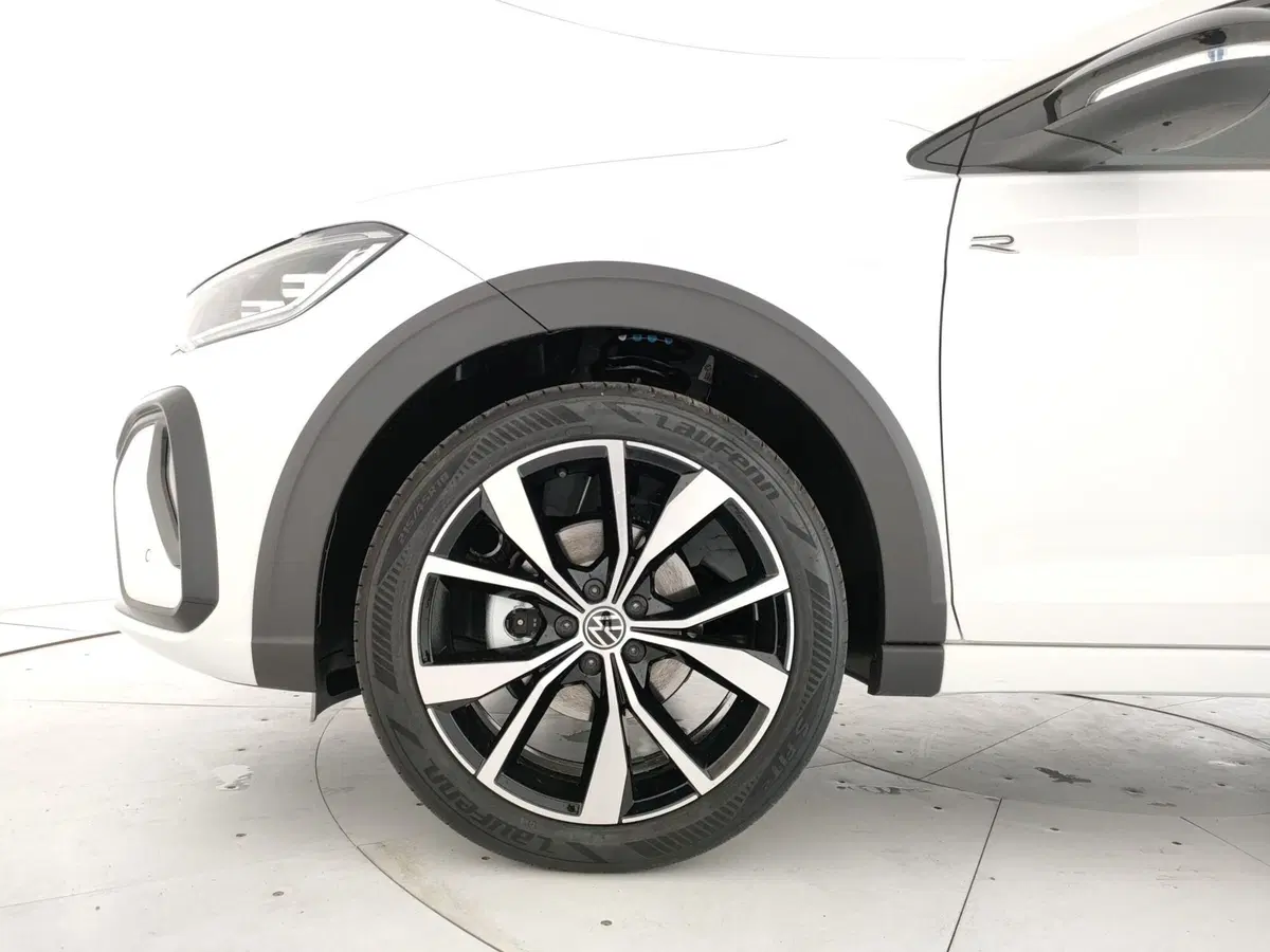 Volkswagen Taigo nuova a Napoli (5)