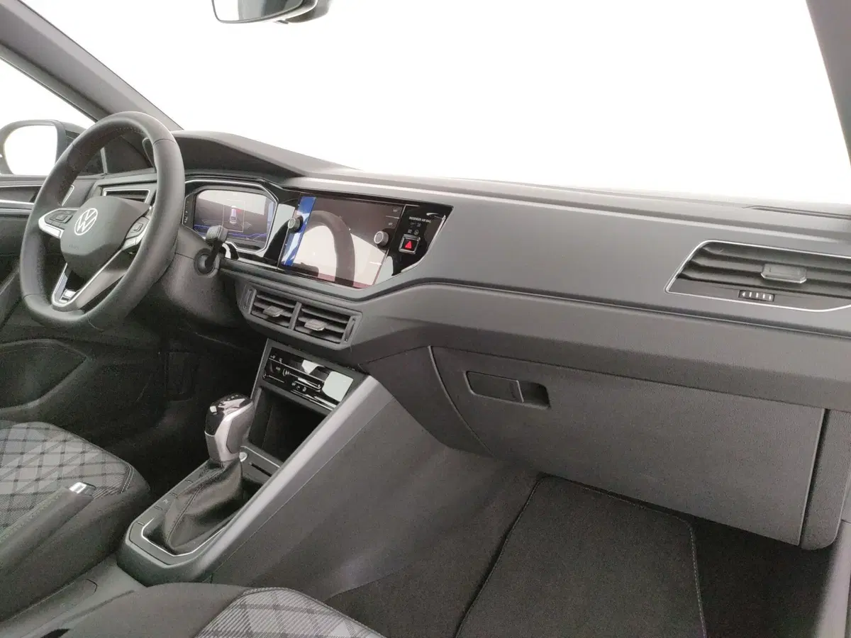Volkswagen Taigo nuova a Napoli (6)