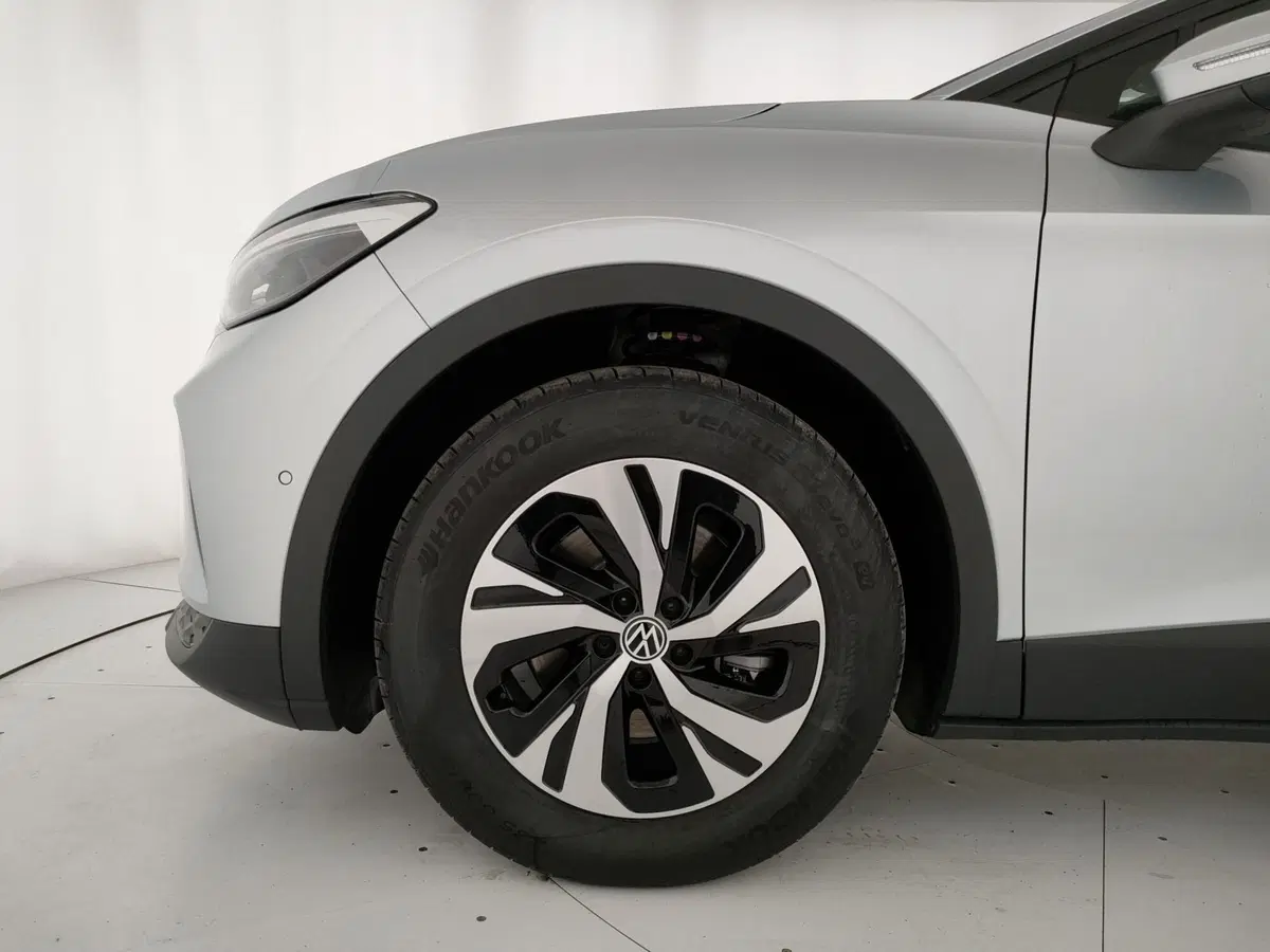Volkswagen ID.4 nuova a Napoli (6)