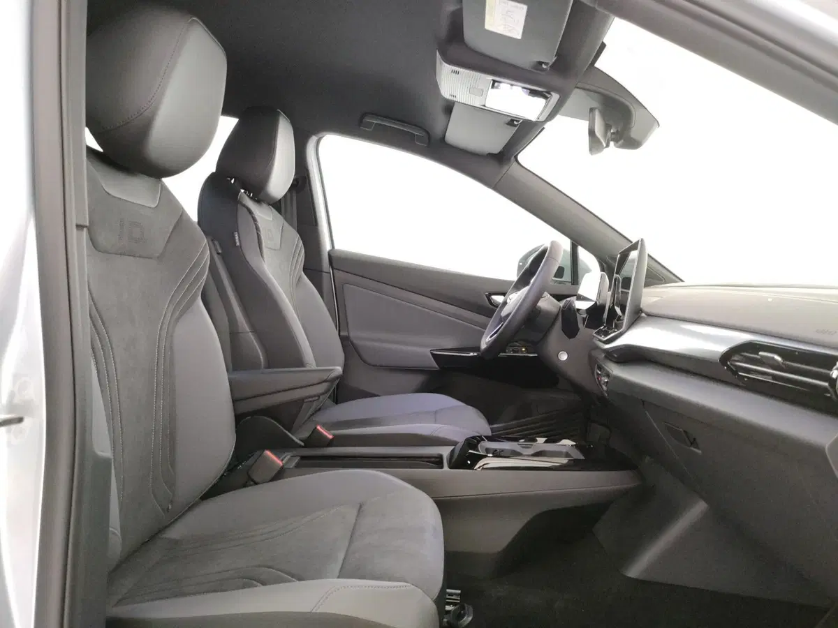 Volkswagen ID.4 nuova a Napoli (8)