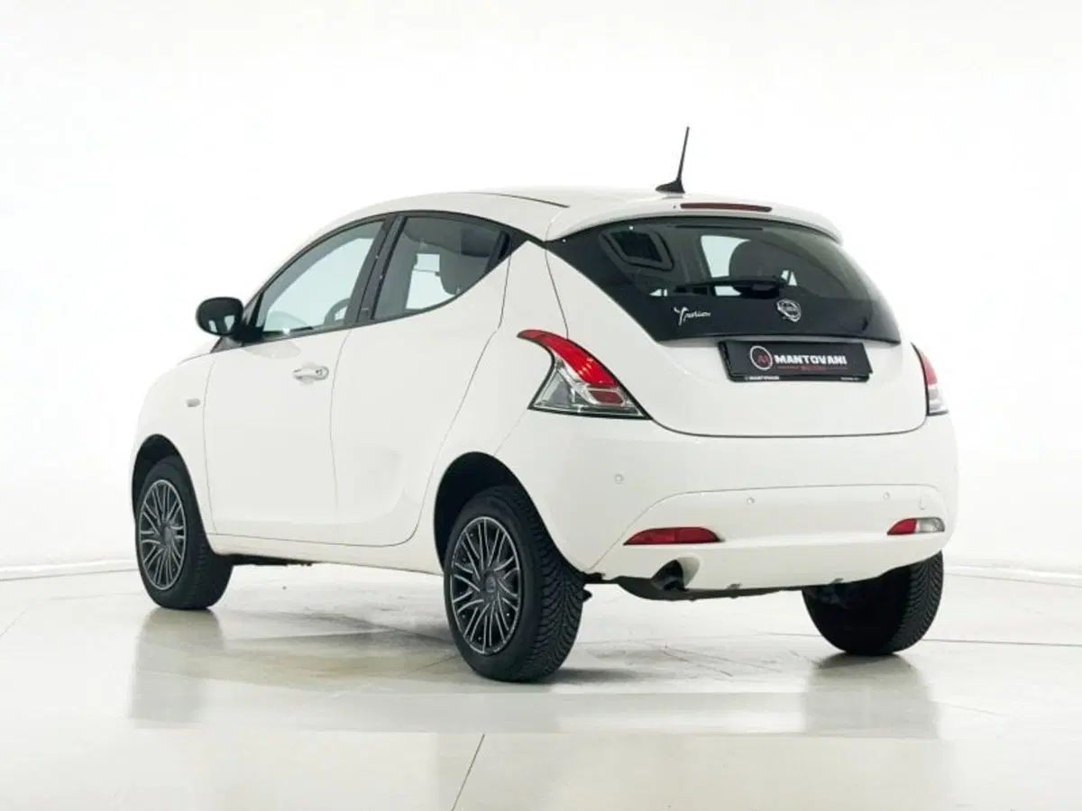 Lancia Ypsilon usata a Perugia (3)