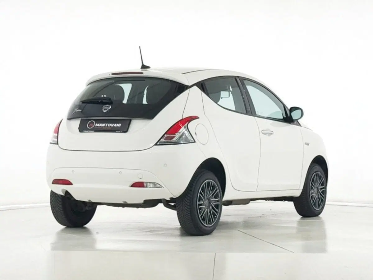 Lancia Ypsilon usata a Perugia (5)