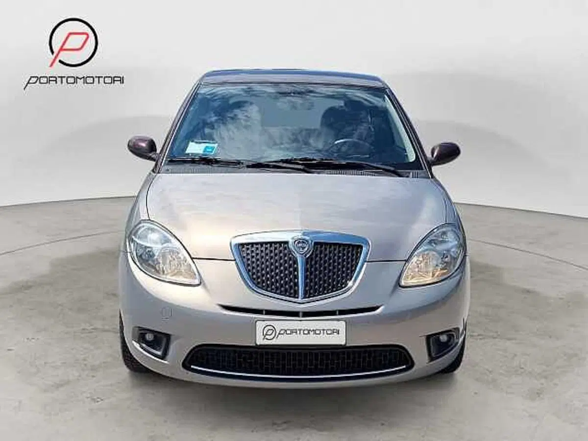 Lancia Ypsilon usata a Venezia (8)