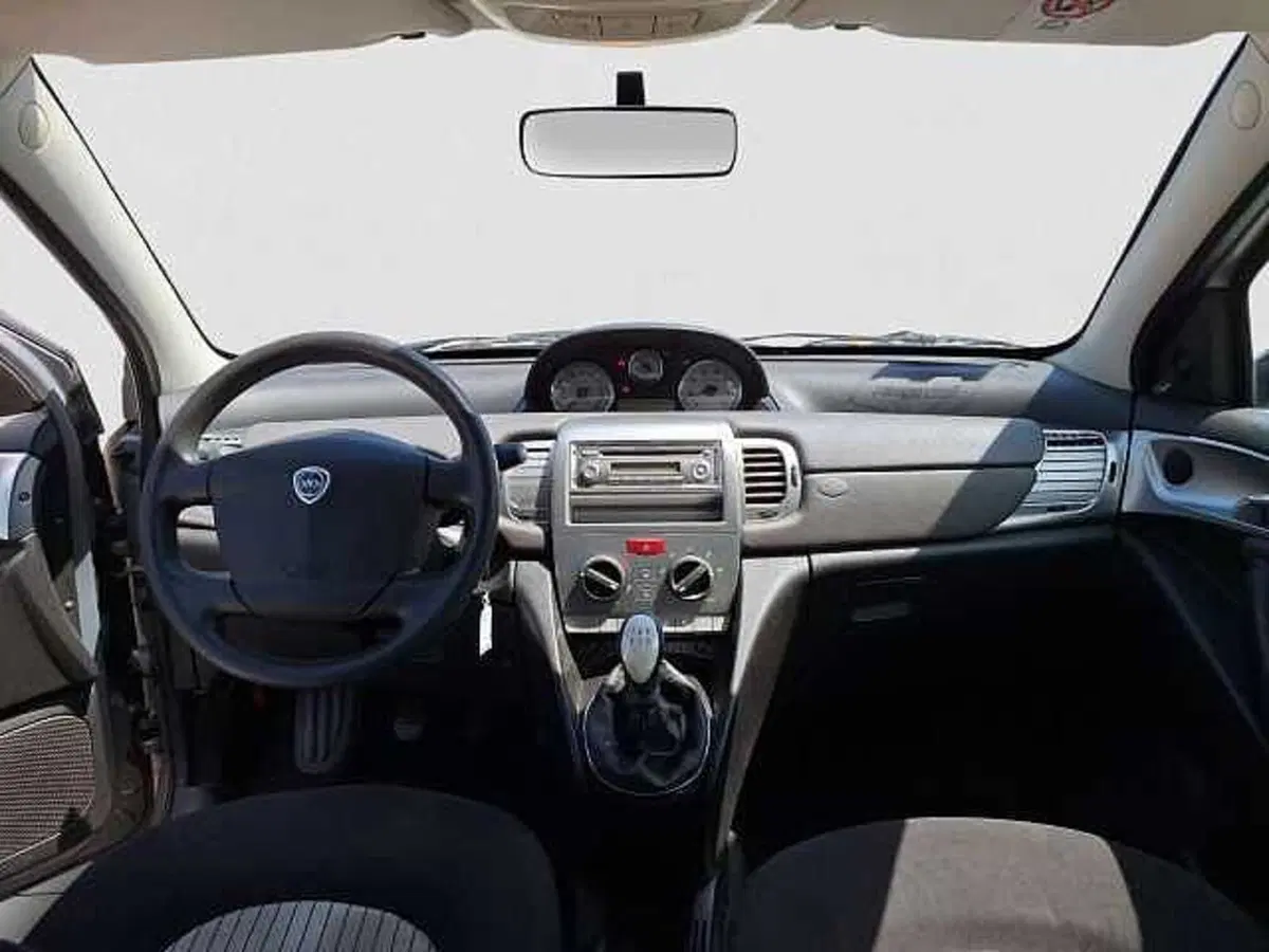 Lancia Ypsilon usata a Venezia (9)