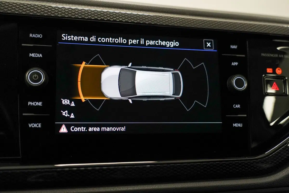 Volkswagen Taigo usata a Varese (16)