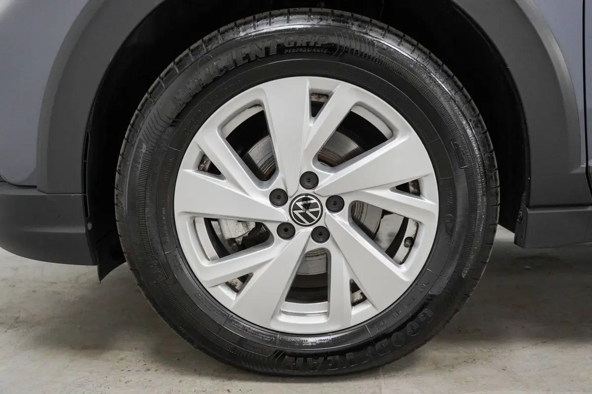 Volkswagen Taigo usata a Varese (7)