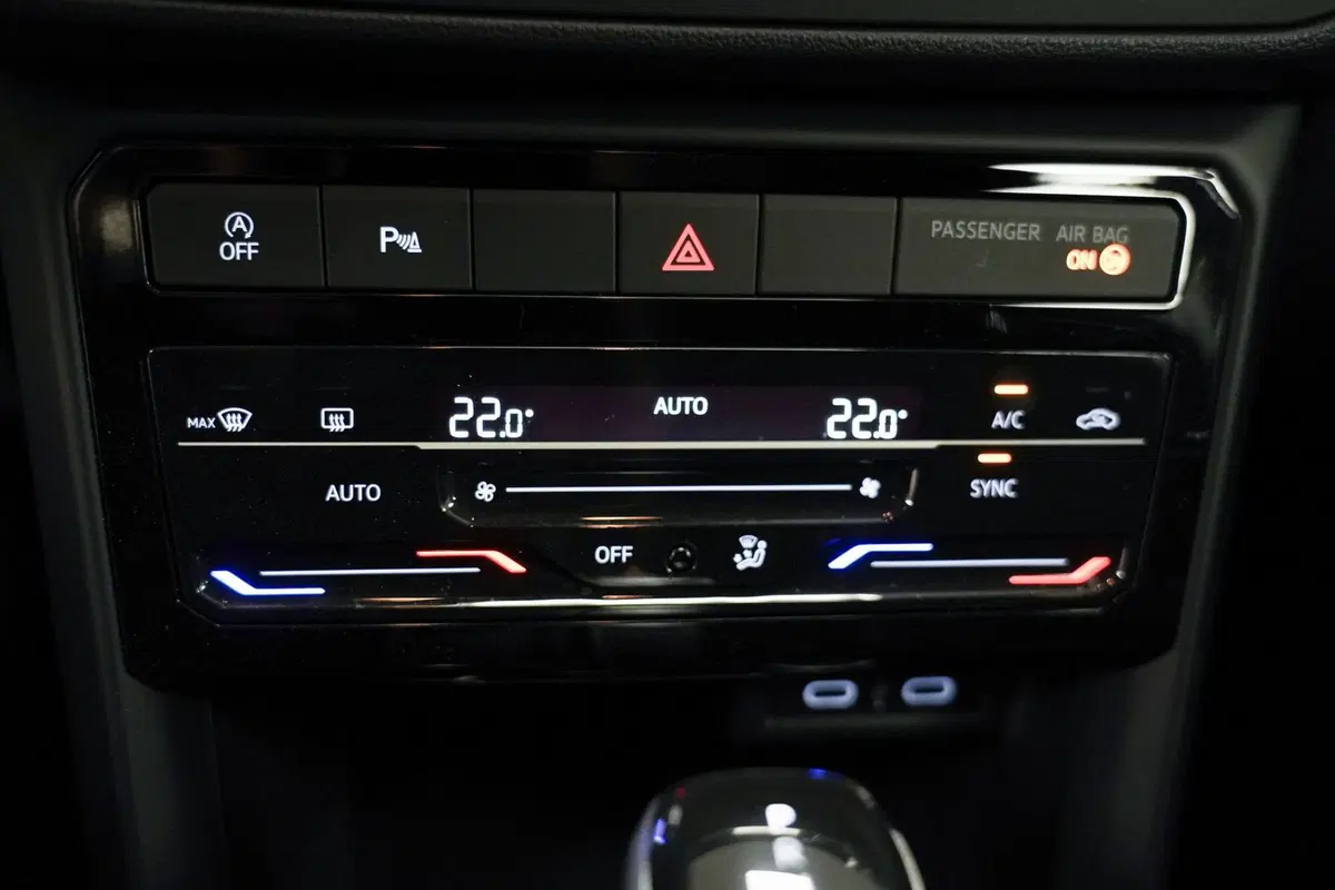 Volkswagen T-Cross usata a Varese (15)