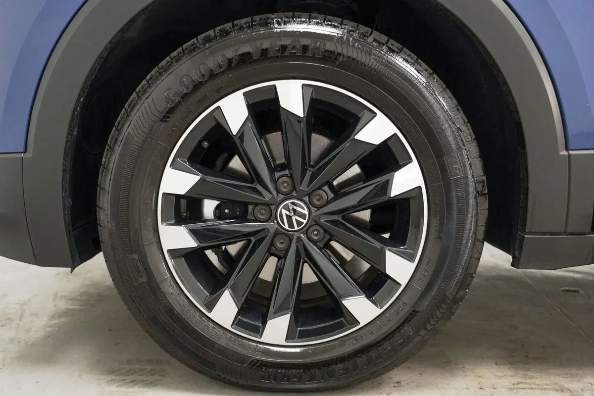 Volkswagen T-Cross usata a Varese (7)