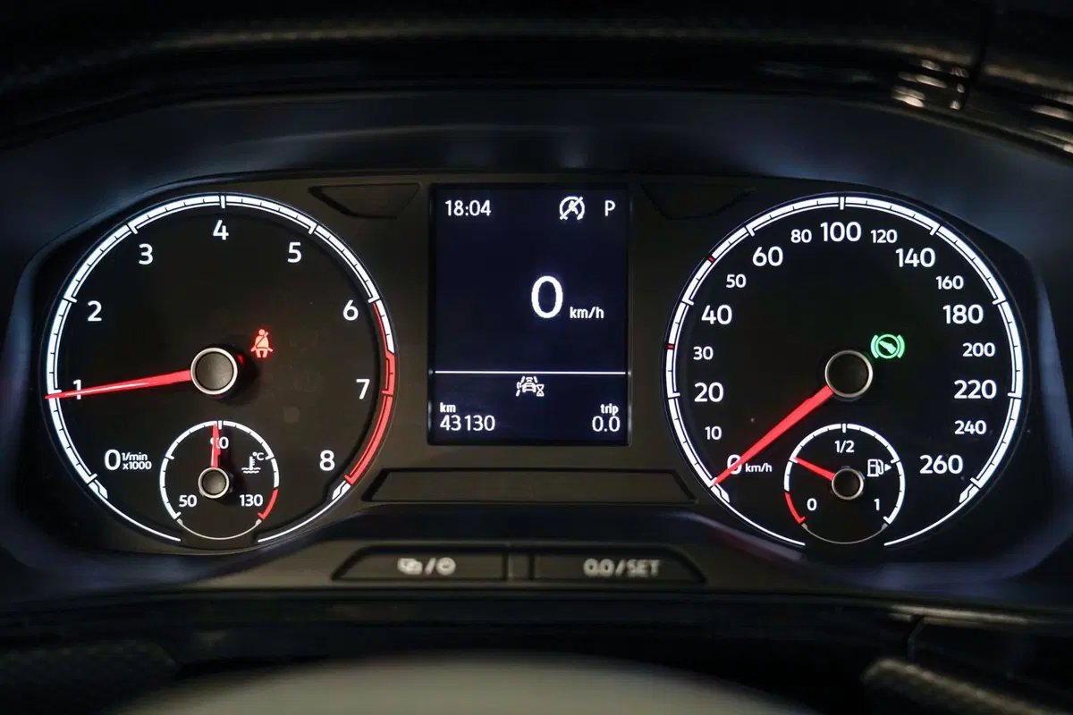 Volkswagen T-Cross usata a Varese (8)